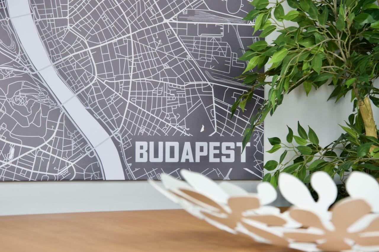 Standard Apartment By Hi5 - Incredible View With Terrace Budapest Eksteriør billede