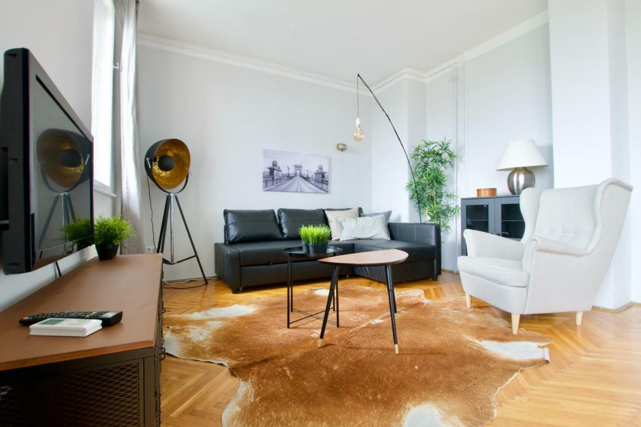 Standard Apartment By Hi5 - Incredible View With Terrace Budapest Eksteriør billede